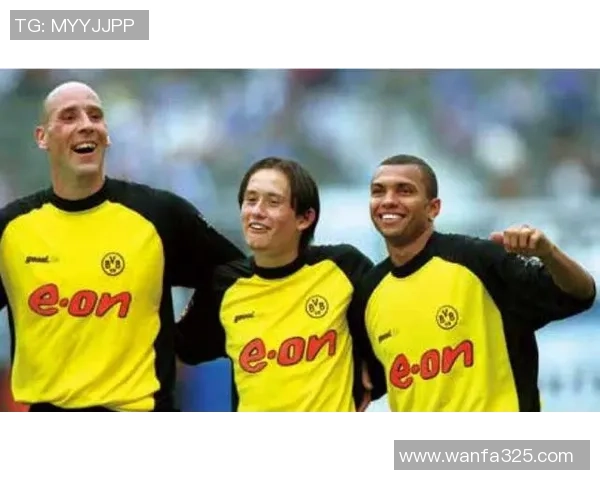 专情足球巨星：从绿茵场到爱情世界的坚定守护者